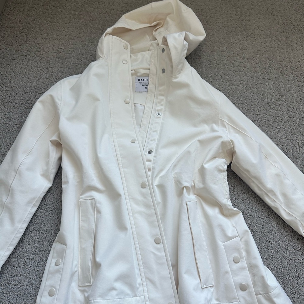 Athleta Rainout Sutra Trench